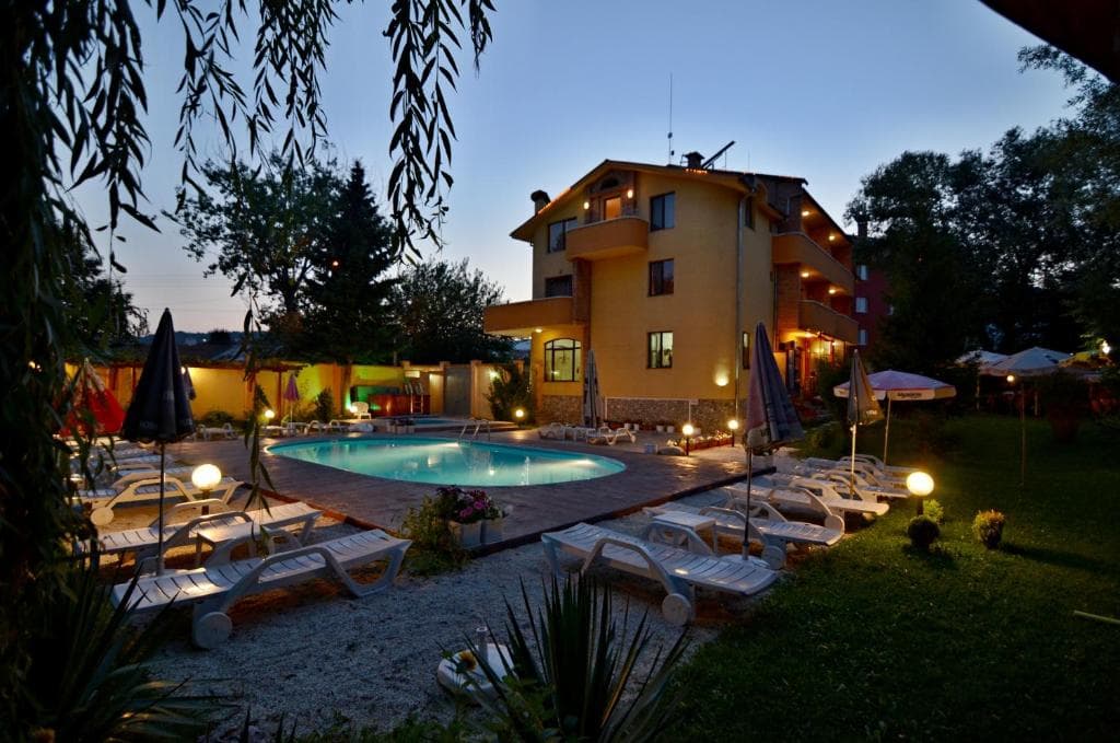 Семеен Хотел Ив - 11