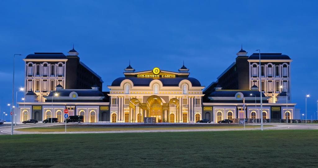 GoldenEye Hotel & Casino - 7