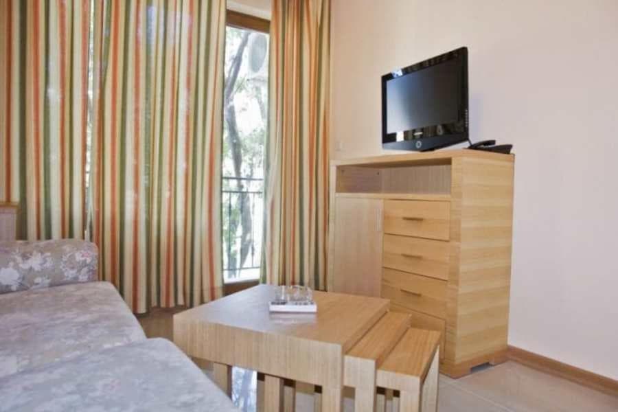 Oasis Park Hotel - 6