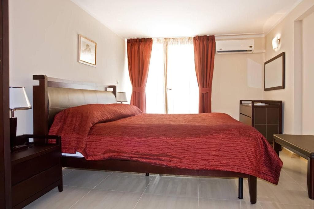 Oasis Park Hotel - 4
