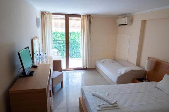 Oasis Park Hotel - 13