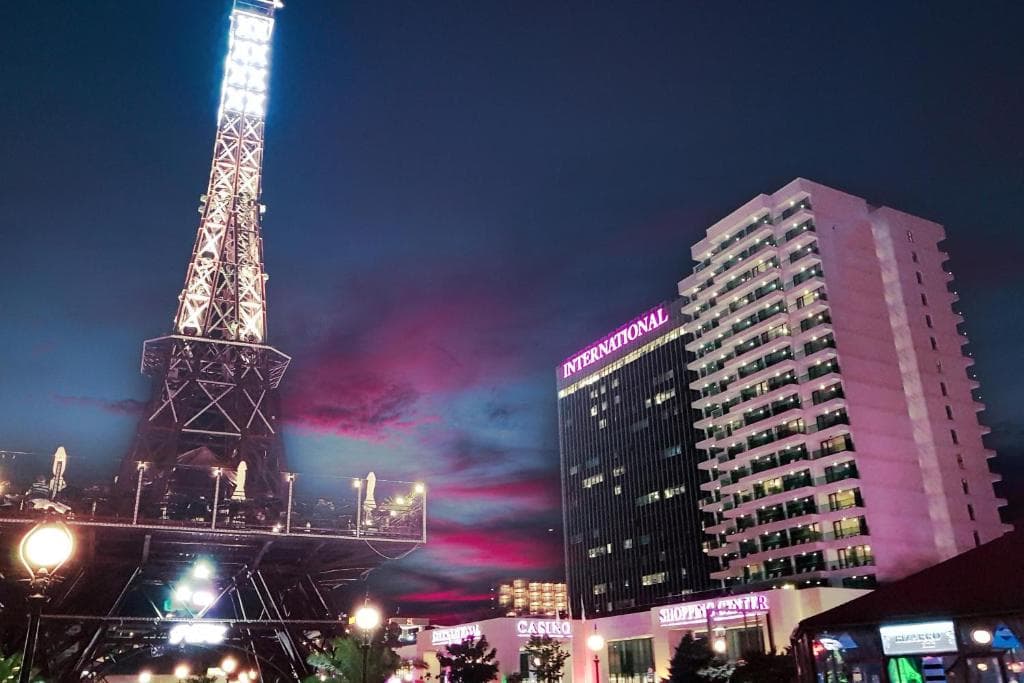International Hotel Casino & Tower Suites - 8